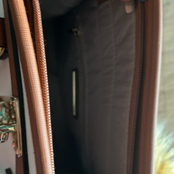 New Never used Cream and Tan Tote Purse with gold chain - Picture 2 of 5